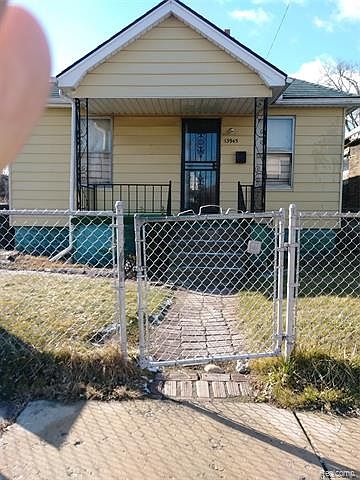 1st image of 13945 Goddard St