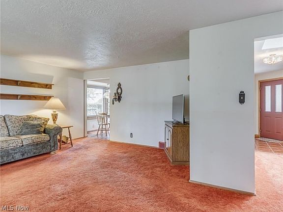 4th image of 79 Ernest Dr