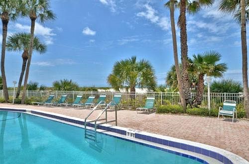 4th image of 1270 Gulf Blvd APT 402