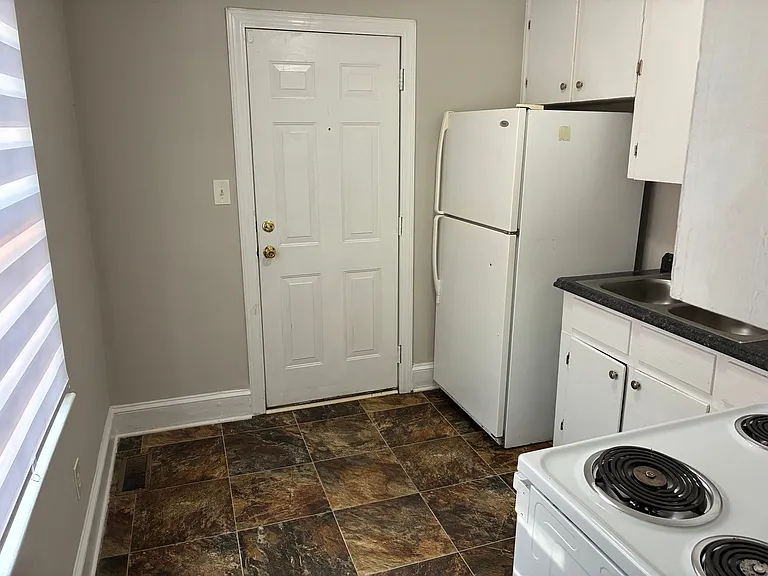 4000 Winfield Dr — Photo 5