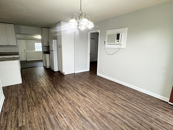 3rd image of 7424 DEEPWOOD Drive N