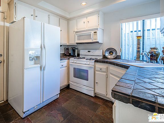 3rd image of 2240 E Miramonte Cir #C