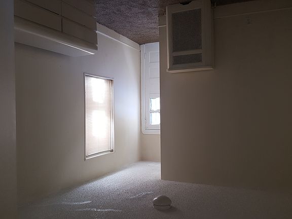 5th image of 522 W Somerville Ave