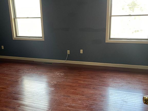 3rd image of 236 Frederick St