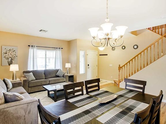 3rd image of 14335 W Clarendon Ave