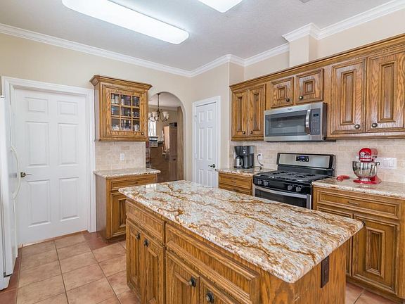 5th image of 33 Cordova Ct
