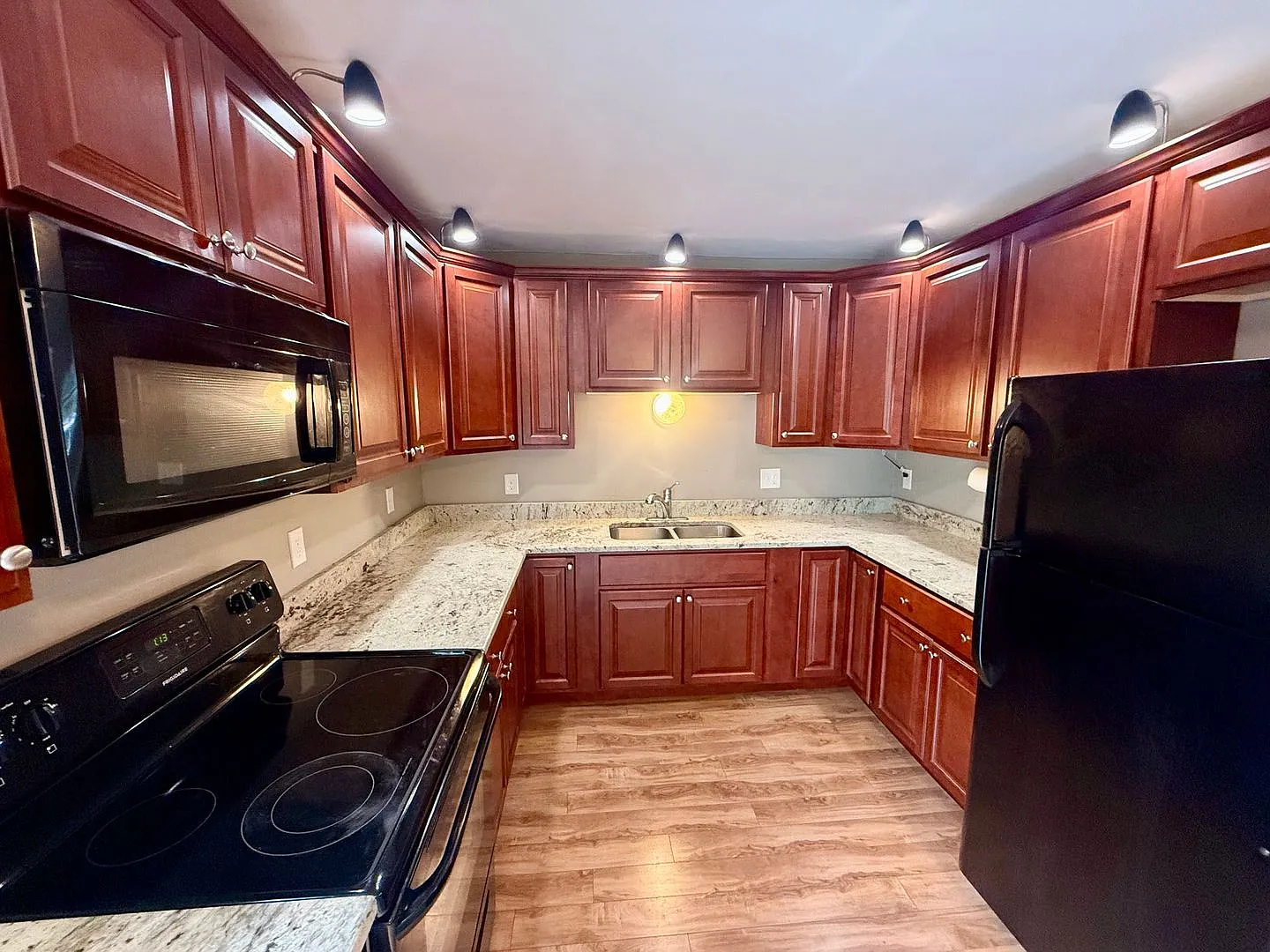4 Providence Road — Photo 2