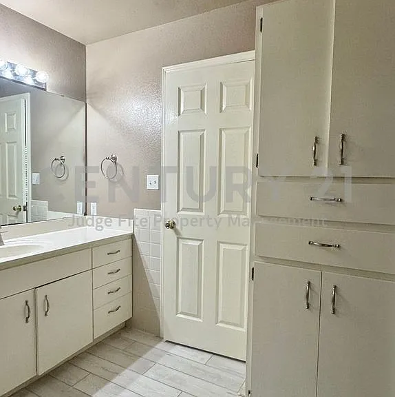 7001 Porthville Dr — Photo 7