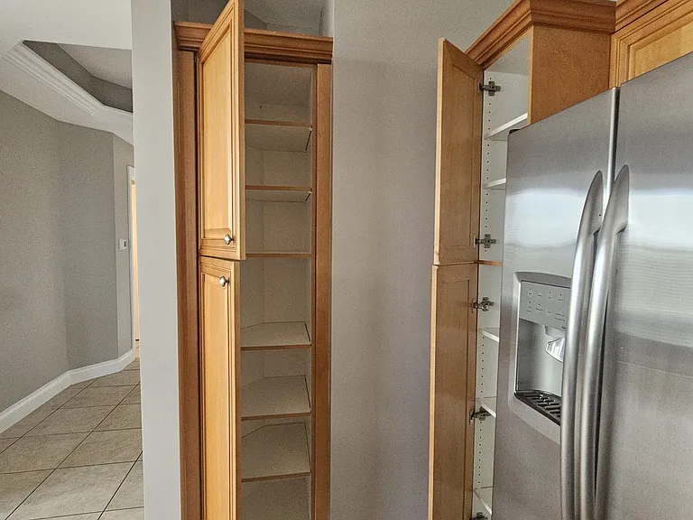 8111 Lakewood Main St — Photo 30