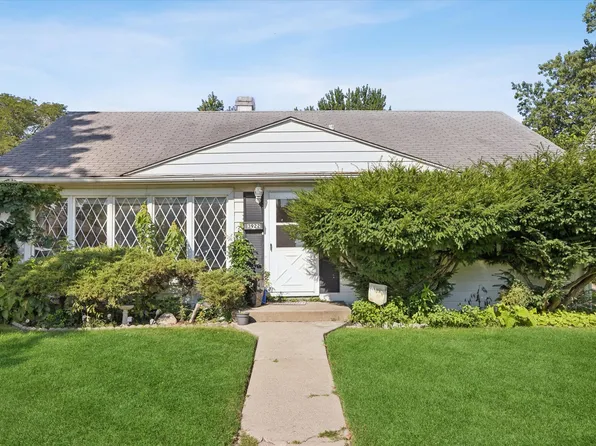 3922 Elm Ave, Brookfield, IL 60513