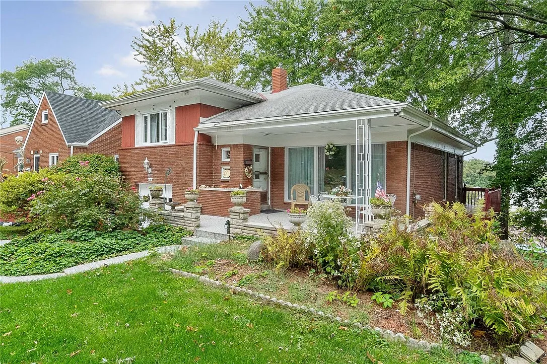 3528 Wayne Rd photo 1