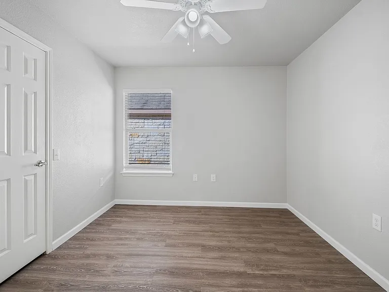 5932 Abby Ann Ln — Photo 17