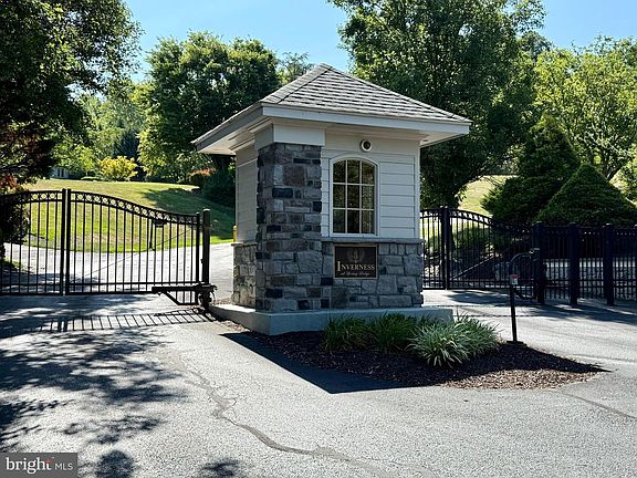 2nd image of 7 Woods Way