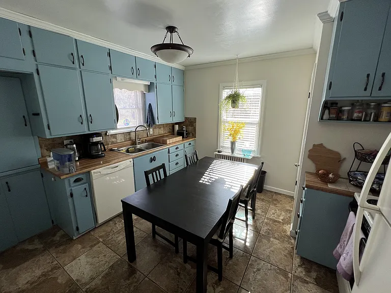 1015 Steele St — Photo 11