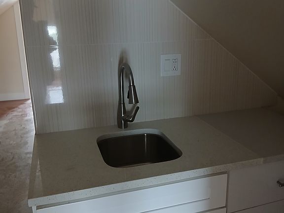 4th image of 199 Thurton Pl Floor 3