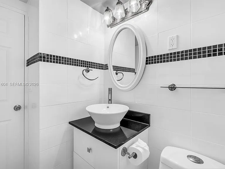 220 Kings Point Dr #314 — Photo 21