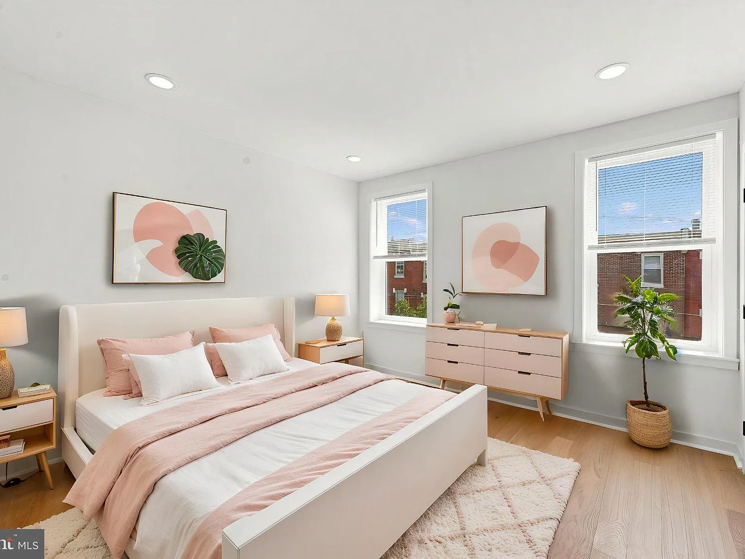 3 bed, 1.0 bath, 1872 sqft, $2,700 — Photo 2