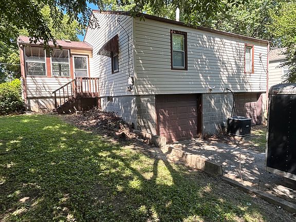 3rd image of 1121 Kiowa St