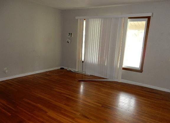 5th image of 11632 Criterion Ave
