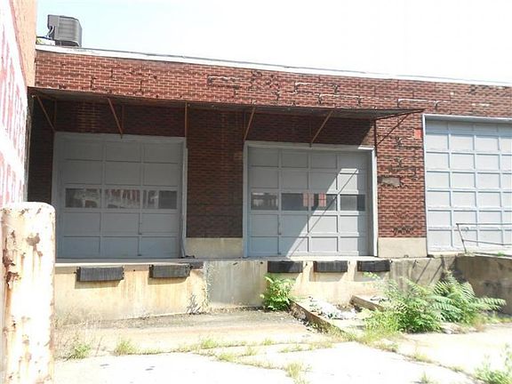 3rd image of 1110 Alfred St