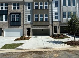 1409 Creekside Cir NW, Atlanta, GA 30318