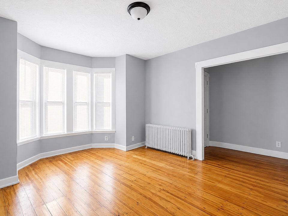 1st image of 28 Borden St #1