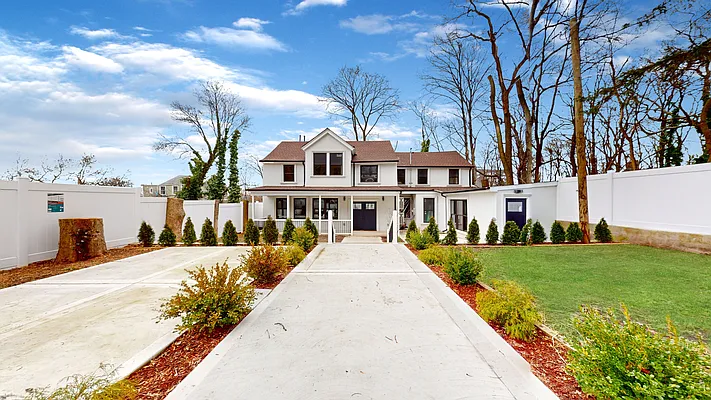 Sold by Remax Edge | media 1