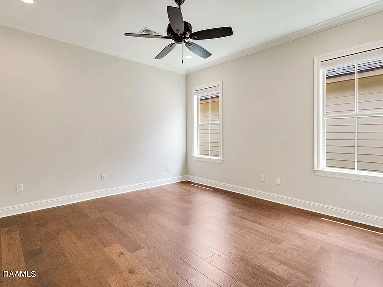 405 S Montauban Dr — Photo 18