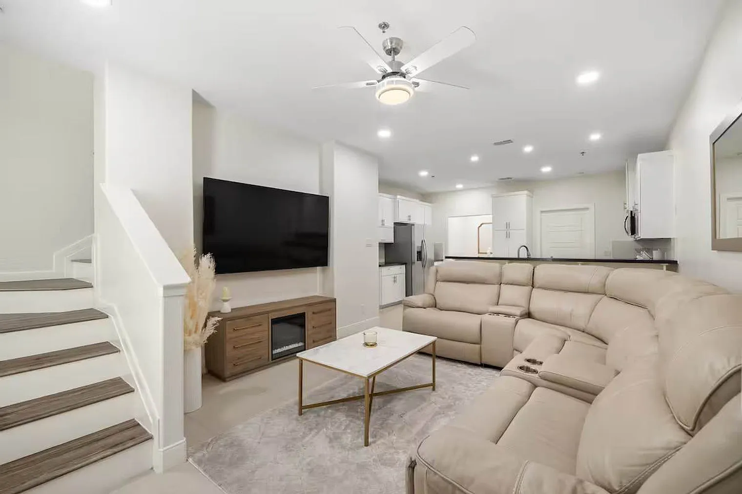2 bed, 2.0 bath, 1194 sqft, $4,638 — Photo 1