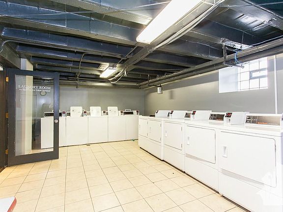 2nd image of 902 W Argyle St #4G