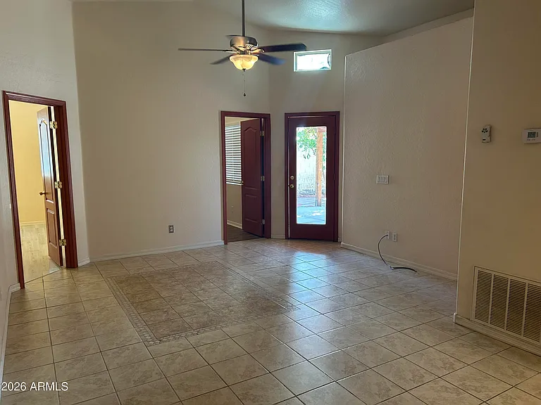 105 N Warren St — Photo 17