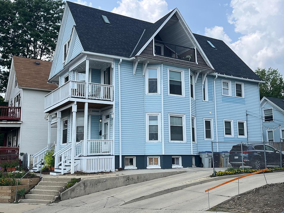 1st image of 432 E Reservoir Ave