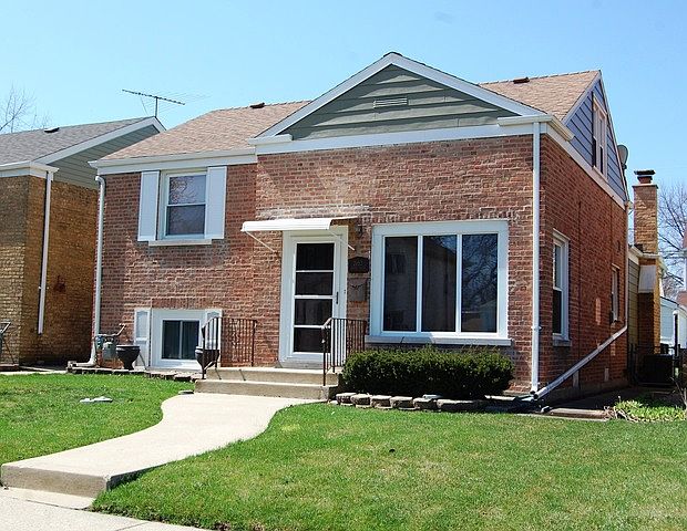 1st image of 2652 N Clarke St