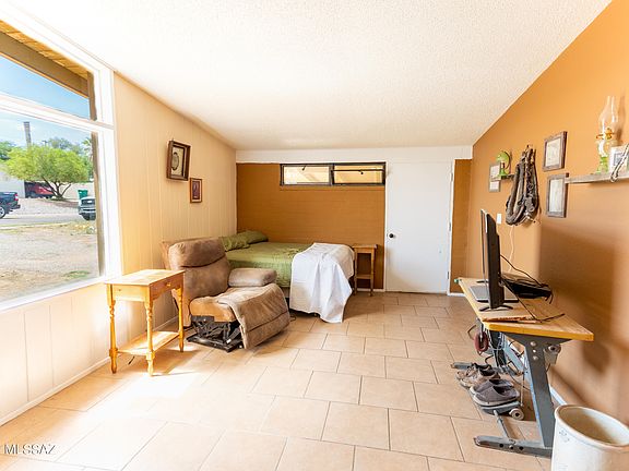 3rd image of 112 N Park Pl