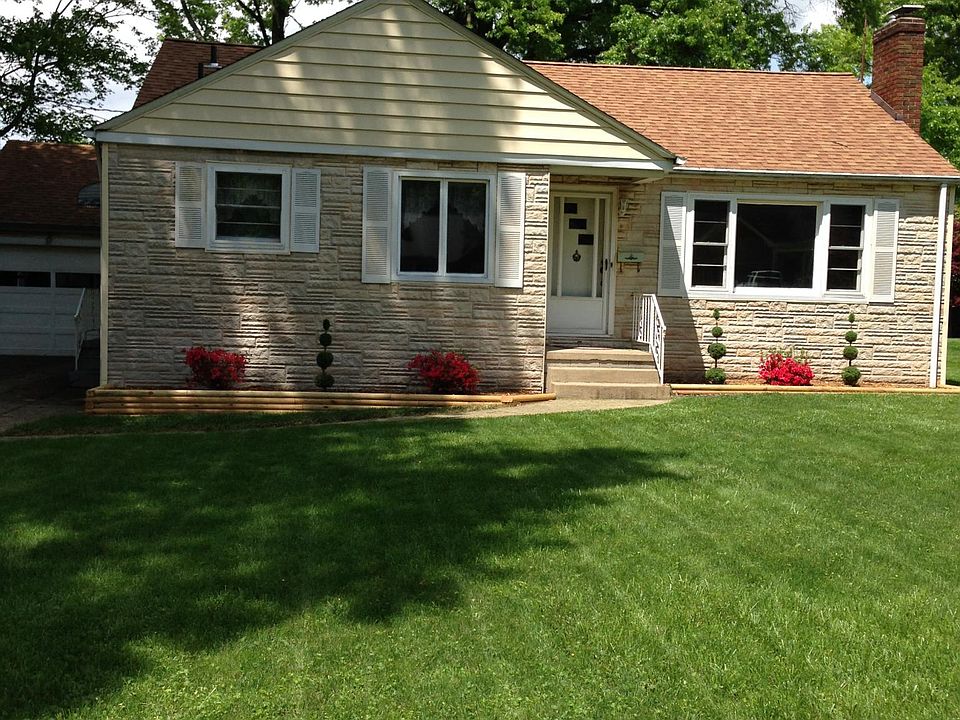 1st image of 720 Canterbury Ln