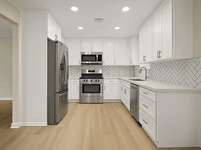 2122 Stadium Dr — Photo 13