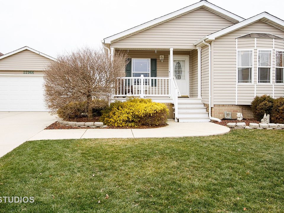 1st image of 22966 Pinehurst Dr