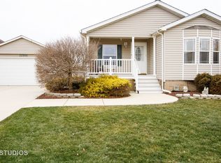 22966 Pinehurst Dr, Frankfort, IL 60423
