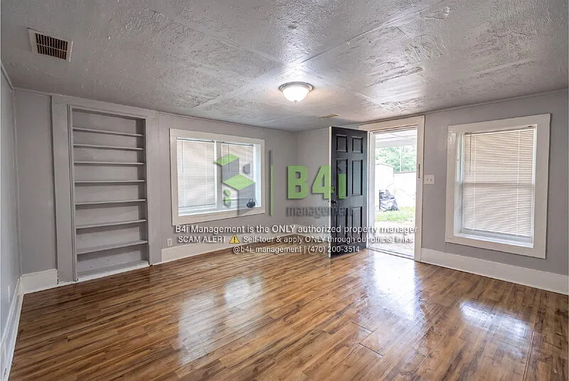 2 bed, 1.0 bath, 900 sqft, $975 — Photo 3