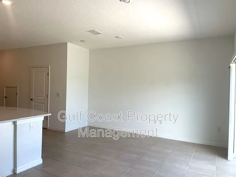 5730 Archipelago St — Photo 9