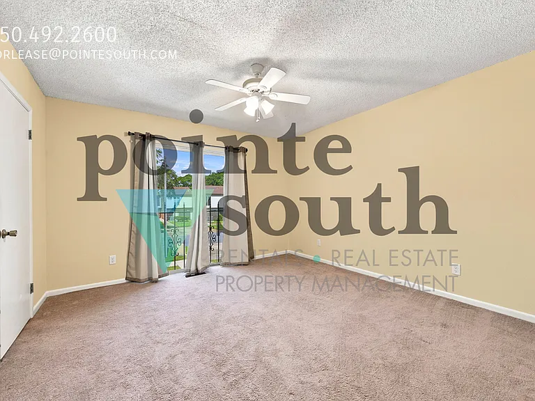 4742 Huron Dr — Photo 10