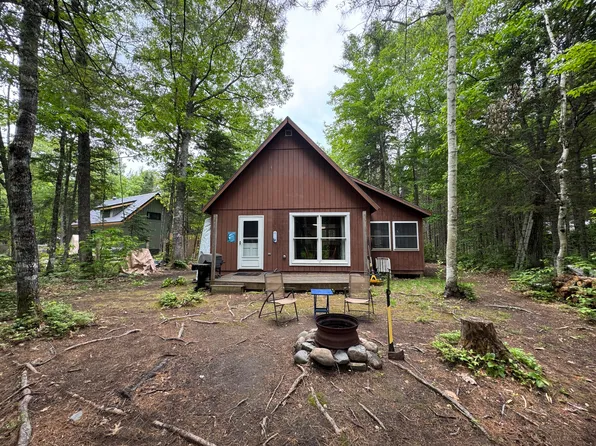 6 Maple Drive, Abbot, ME 04406