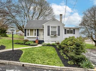 82 S Vine St, Elizabethville, PA 17023