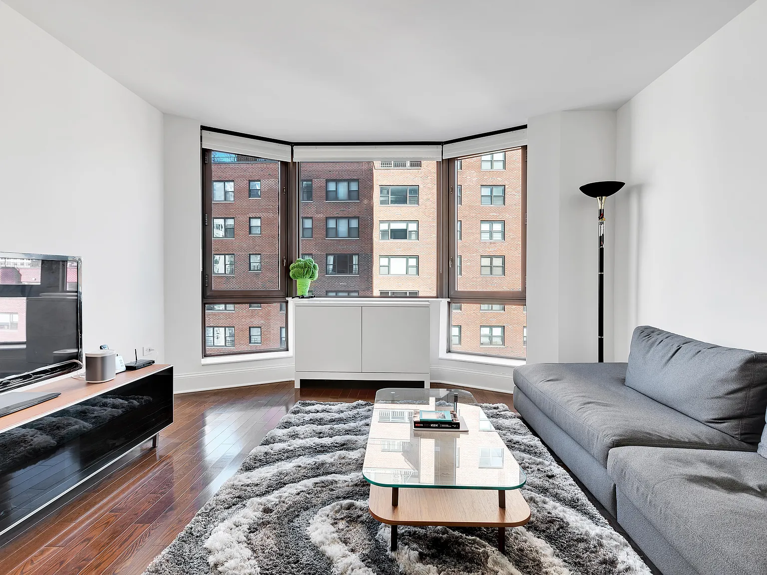 300 East 64th Street — Photo 2