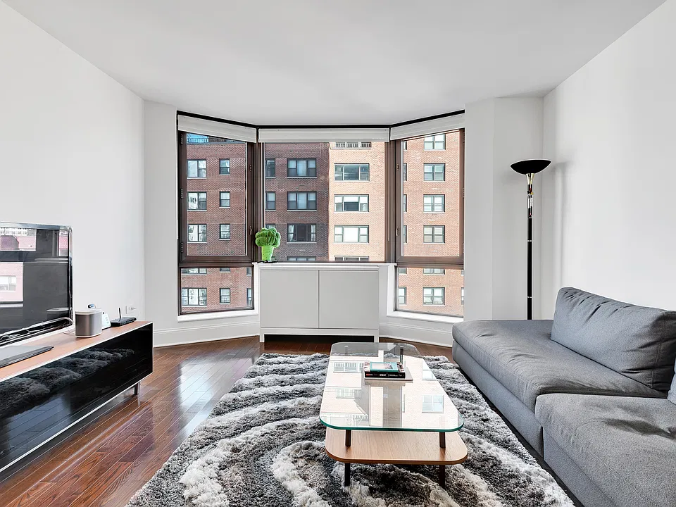 300 E 64th St #14B