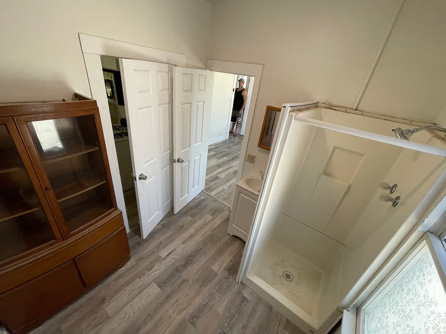 4 bed, 1300 sqft, $2,100 — Photo 3
