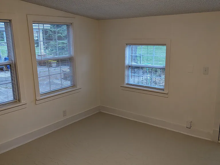 1570 Armistead Dr — Photo 31