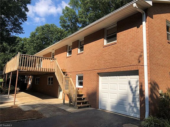 5th image of 833 Lynnhaven Park Dr