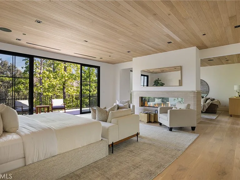 24341 Rolling View Rd — Photo 20