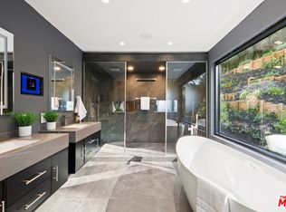 10558 Fontenelle Way, Los Angeles, CA 90077